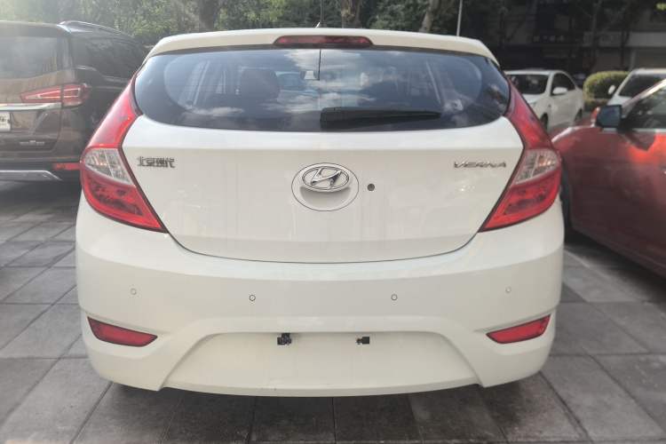 Used Hyundai Verna Ray 2014 1.4L Manual GLX Exterior 4