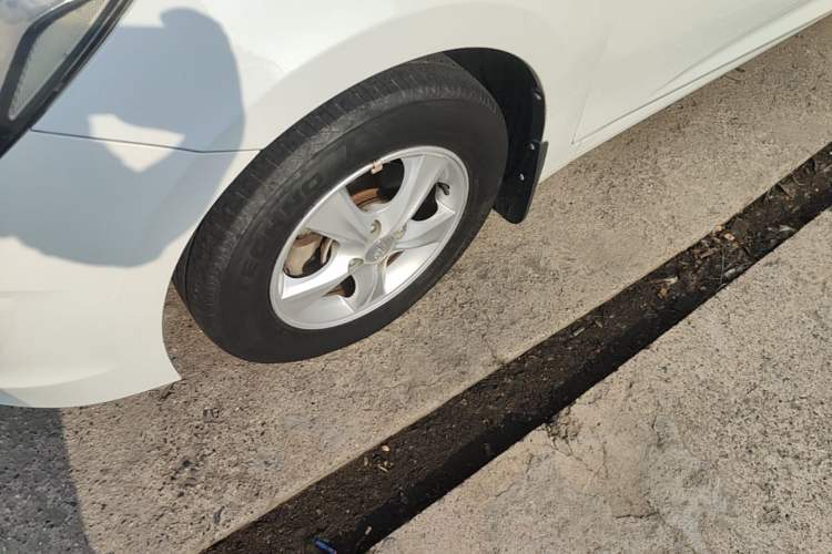 Used Hyundai Verna Ray 2014 1.4L Automatic GLX Exterior 4