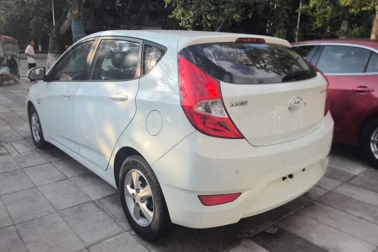Used Hyundai Verna Ray 2014 1.4L Manual GLX Exterior 5