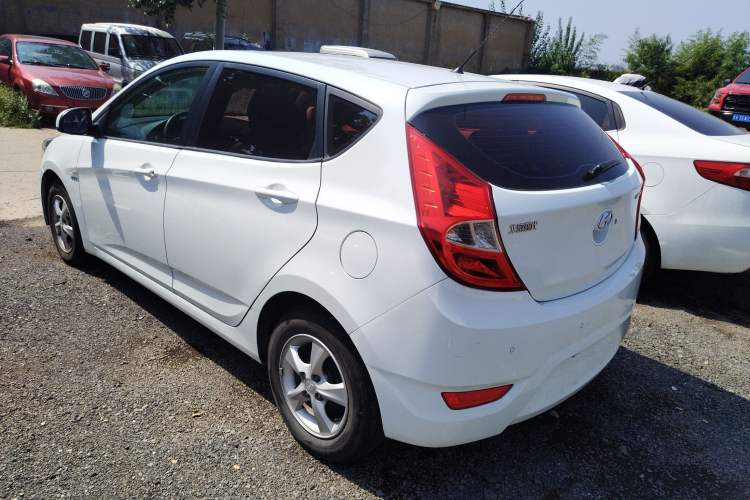 Used Hyundai Verna Ray 2014 1.4L Automatic GLX Exterior 5