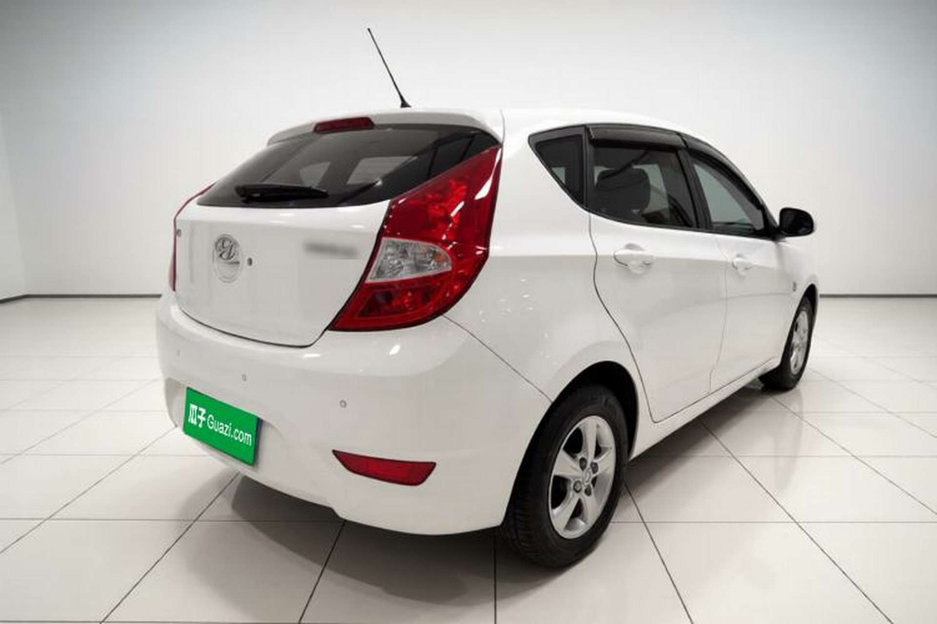 Used Hyundai Verna Ray 2014 1.4L Automatic GLX Exterior 5