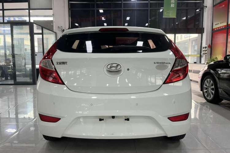 Used Hyundai Verna Ray 2014 1.4L Automatic GLX Exterior 5