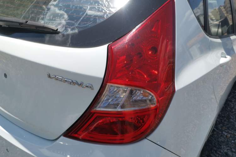 Used Hyundai Verna Ray 2014 1.4L Automatic GLX Exterior 6
