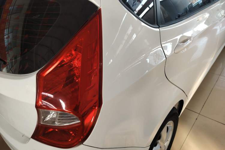 Used Hyundai Verna Ray 2014 1.4L Manual GLX Exterior 6