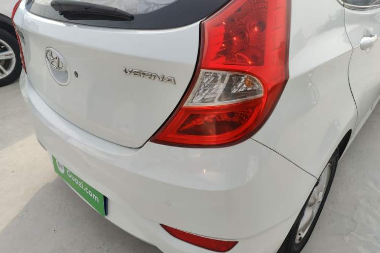 Used Hyundai Verna Ray 2014 1.4L Manual GLX Exterior 6