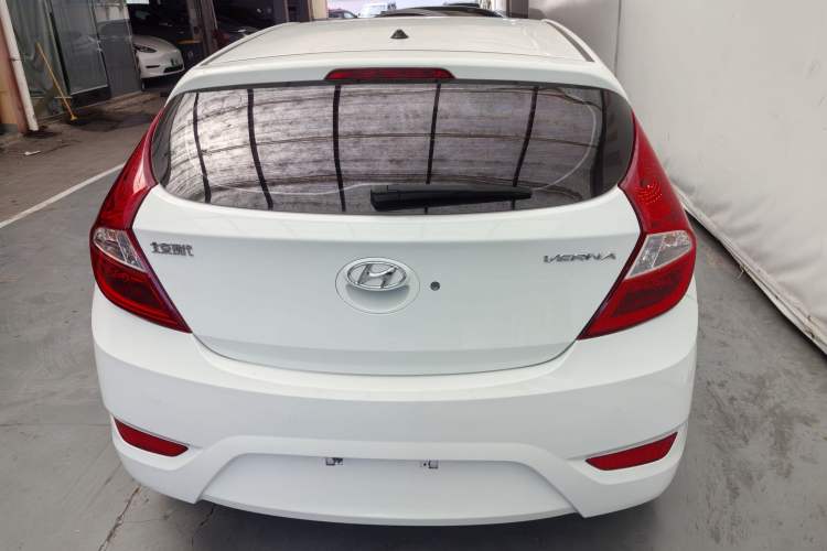 Used Hyundai Verna Ray 2014 1.4L Automatic GLX Exterior 8