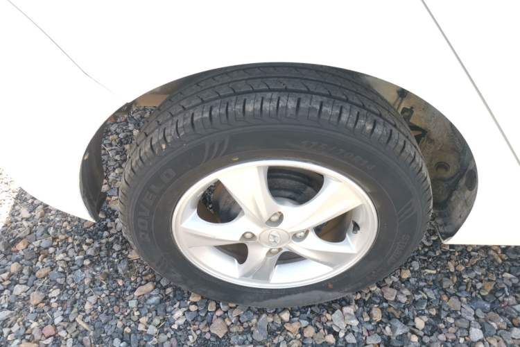 Used Hyundai Verna Ray 2014 1.4L Automatic GLX Exterior 8