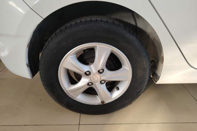 Used Hyundai Verna Ray 2014 1.4L Manual GLX Exterior 8