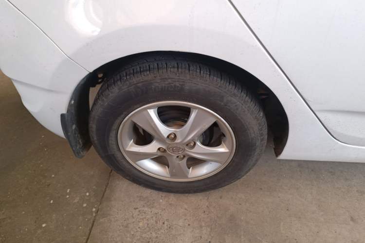 Used Hyundai Verna Ray 2014 1.4L Automatic GLX Exterior 8