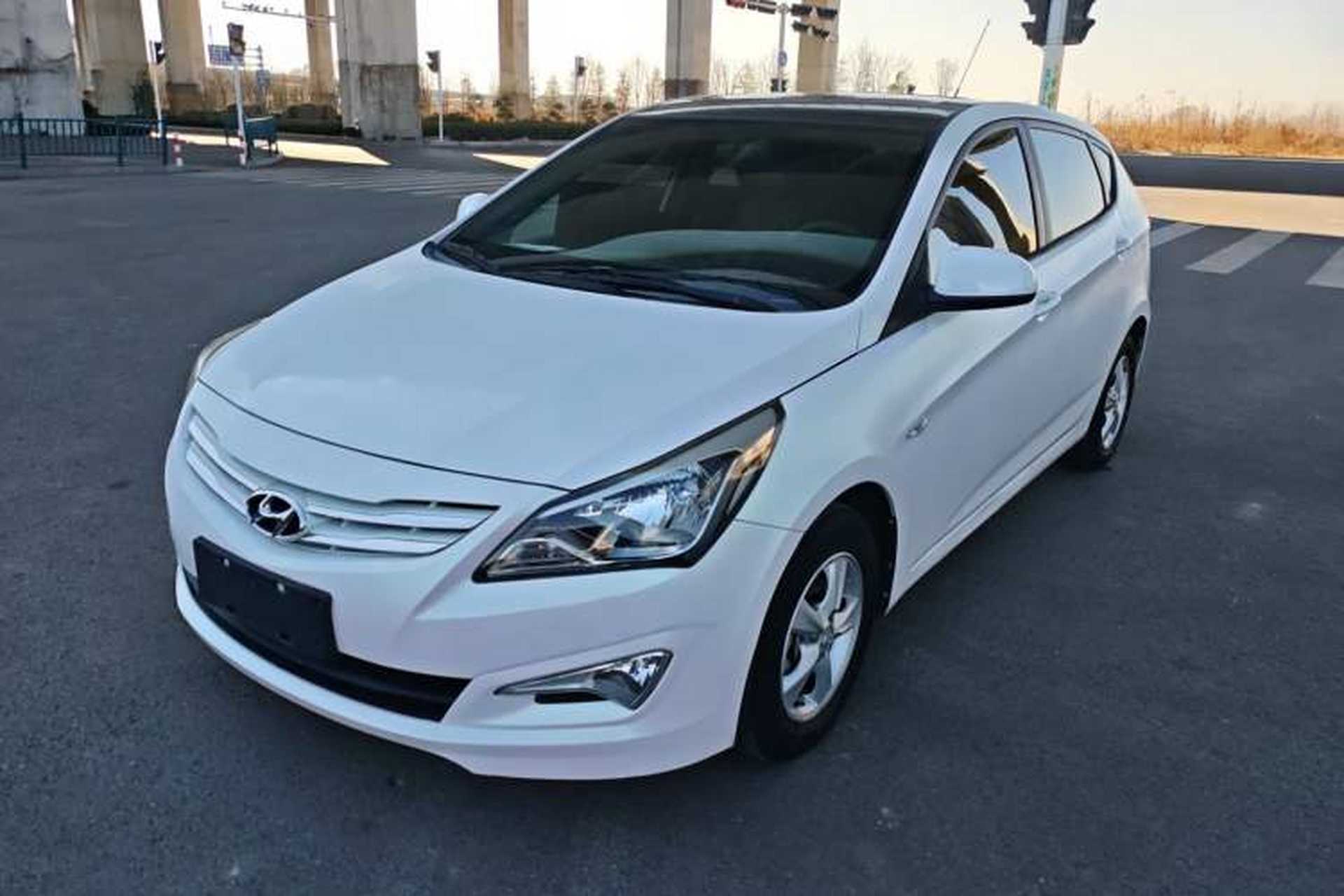 Used Hyundai Verna Ray 2014 1.4L Automatic GLX Front Left 45 Deg