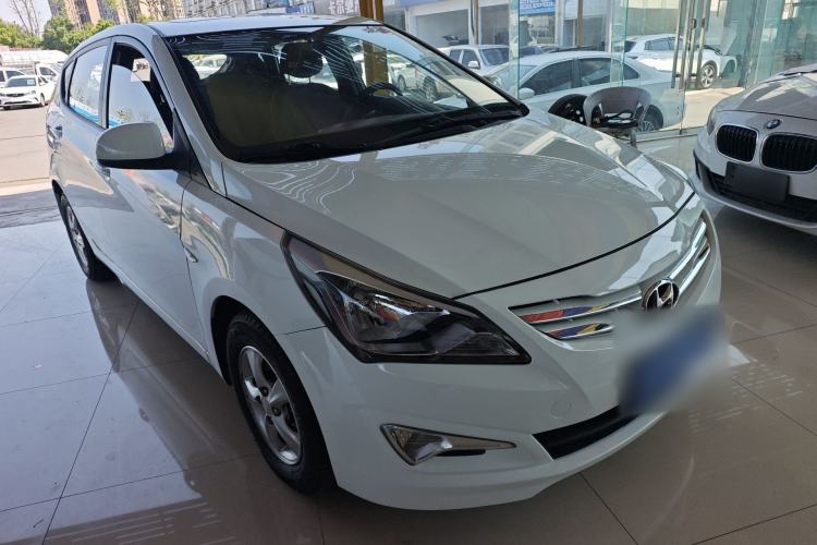 Used Hyundai Verna Ray 2014 1.4L Manual GLX Front Right 45 Deg