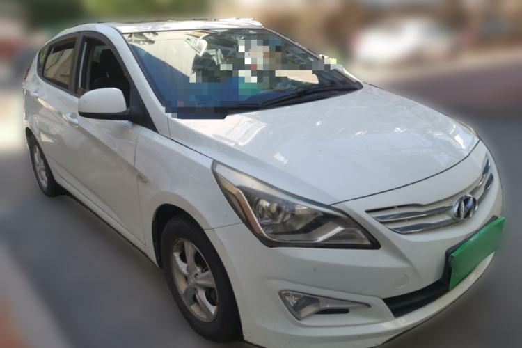 Used Hyundai Verna Ray 2014 1.4L Automatic GLX Front Right 45 Deg