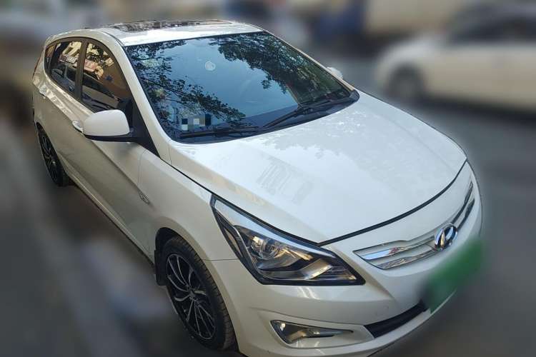 Used Hyundai Verna Ray 2014 1.4L Manual GLX Front Right 45 Deg