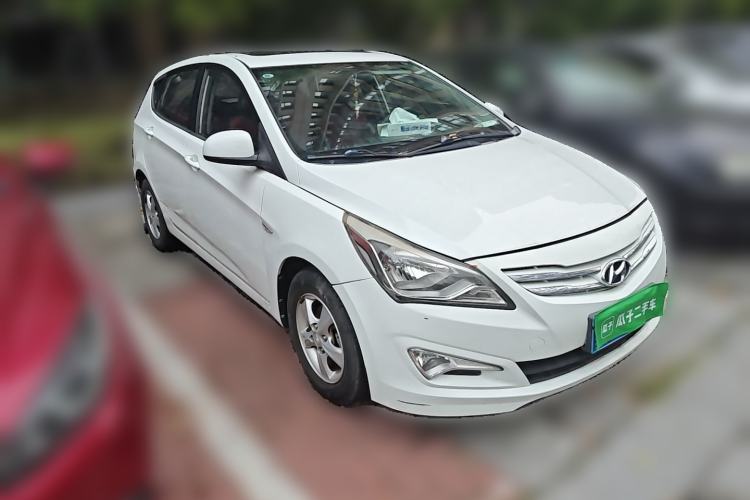 Used Hyundai Verna Ray 2014 1.4L Automatic GLX Front Right 45 Deg