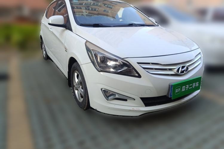 Used Hyundai Verna Ray 2014 1.4L Manual GLX Front Right 45 Deg