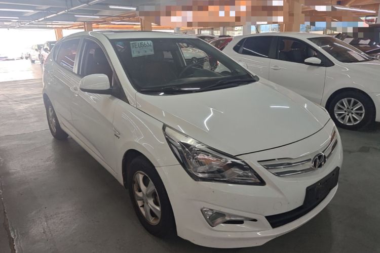 Used Hyundai Verna Ray 2014 1.4L Automatic GLX Front Right 45 Deg
