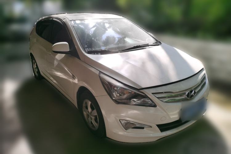 Used Hyundai Verna Ray 2014 1.4L Automatic GLX Front Right 45 Deg