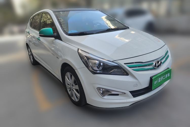Used Hyundai Verna Ray 2014 1.6L Automatic TOP Front Right 45 Deg