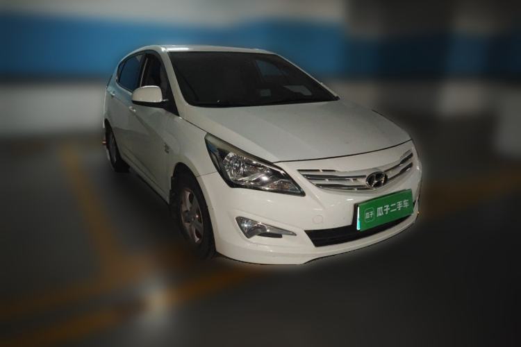 Used Hyundai Verna Ray 2014 1.4L Manual GLX Front Right 45 Deg