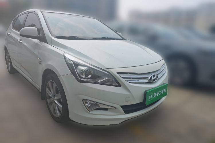 Used Hyundai Verna Ray 2014 1.4L Automatic TOP Front Right 45 Deg