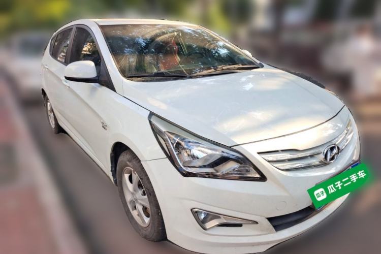 Used Hyundai Verna Ray 2014 1.4L Manual GLX Front Right 45 Deg