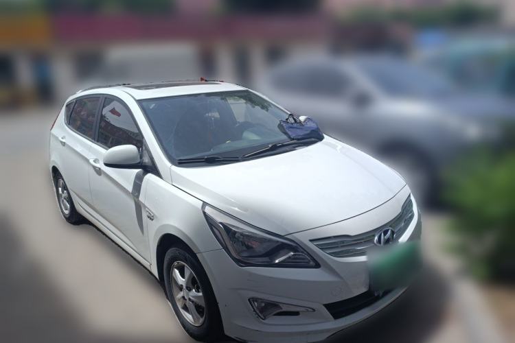 Used Hyundai Verna Ray 2014 1.4L Automatic GLX Front Right 45 Deg