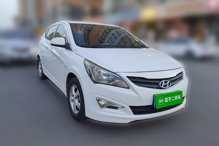 Used Hyundai Verna Ray 2014 1.4L Manual GLX Front Right 45 Deg