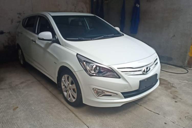 Used Hyundai Verna Ray 2014 1.6L Automatic TOP Front Right 45 Deg