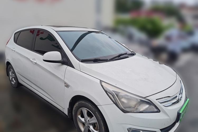 Used Hyundai Verna Ray 2014 1.4L Automatic GLX Front Right 45 Deg