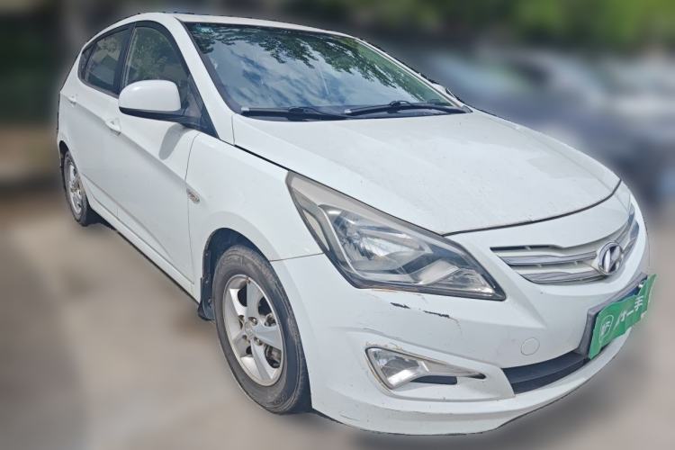 Used Hyundai Verna Ray 2014 1.4L Automatic GLX Front Right 45 Deg