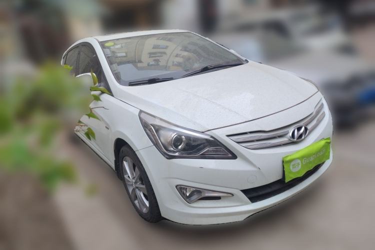 Used Hyundai Verna Ray 2014 1.6L Automatic TOP Front Right 45 Deg
