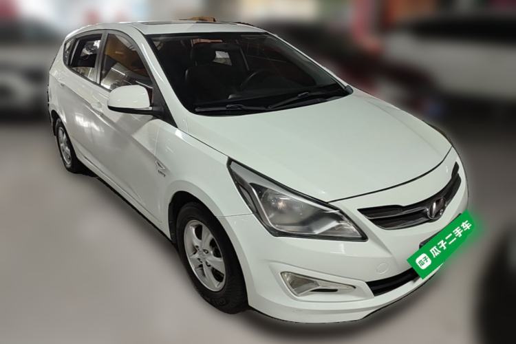 Used Hyundai Verna Ray 2014 1.4L Automatic GLX Front Right 45 Deg
