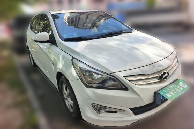 Used Hyundai Verna Ray 2014 1.4L Manual GLX Front Right 45 Deg
