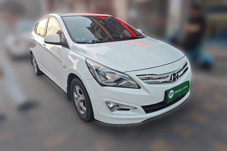 Used Hyundai Verna Ray 2014 1.4L Automatic GLX Front Right 45 Deg