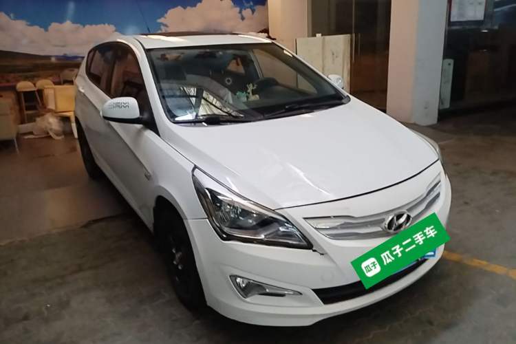 Used Hyundai Verna Ray 2014 1.4L Manual GLX Front Right 45 Deg