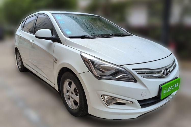 Used Hyundai Verna Ray 2014 1.4L Automatic GLX Front Right 45 Deg