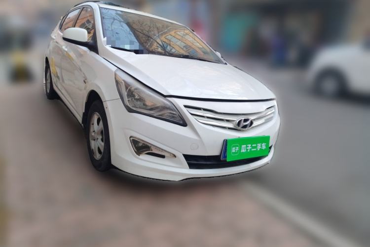 Used Hyundai Verna Ray 2014 1.4L Manual GLX Front Right 45 Deg