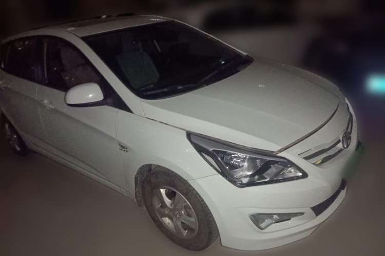 Used Hyundai Verna Ray 2014 1.4L Manual GLX Front Right 45 Deg