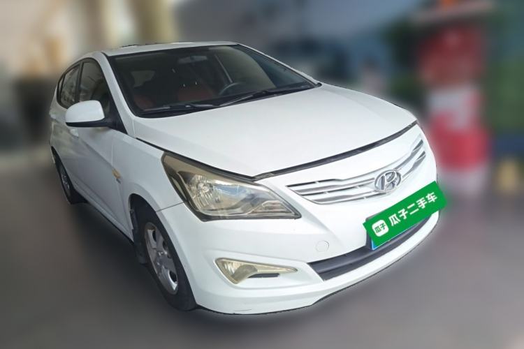 Used Hyundai Verna Ray 2014 1.4L Automatic GLX Front Right 45 Deg