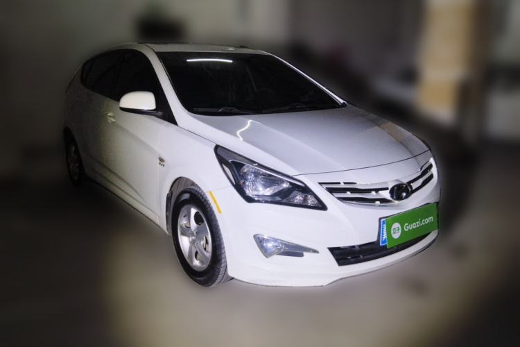 Used Hyundai Verna Ray 2014 1.4L Manual GLX Front Right 45 Deg