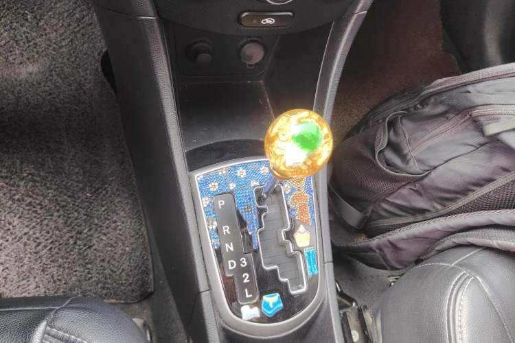 Used Hyundai Verna Ray 2014 1.6L Automatic TOP Gear Lever