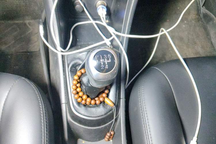 Used Hyundai Verna Ray 2014 1.4L Manual GLX Gear Lever