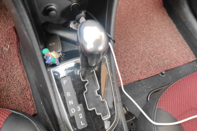 Used Hyundai Verna Ray 2014 1.6L Automatic TOP Gear Lever