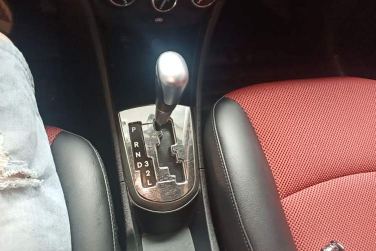 Used Hyundai Verna Ray 2014 1.6L Automatic TOP Gear Lever