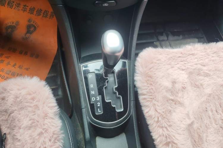 Used Hyundai Verna Ray 2014 1.6L Automatic TOP Gear Lever