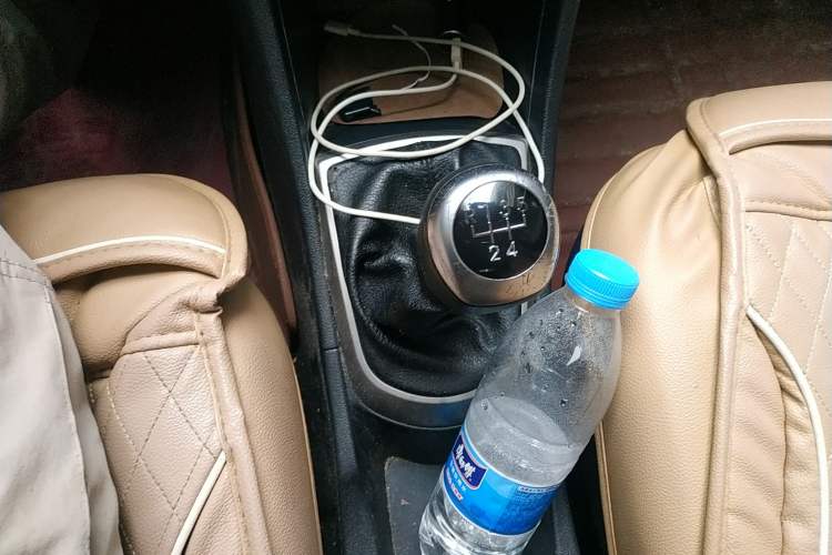 Used Hyundai Verna Ray 2014 1.4L Manual GLX Gear Lever
