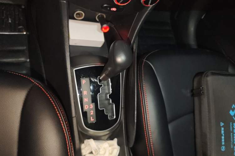 Used Hyundai Verna Ray 2014 1.4L Automatic GLX Gear Lever