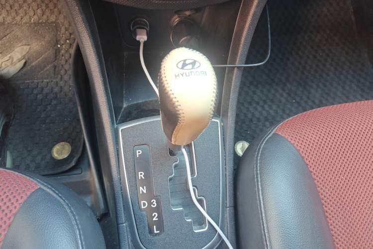 Used Hyundai Verna Ray 2014 1.6L Automatic TOP Gear Lever