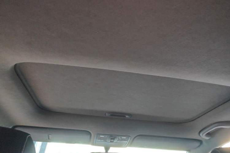 Used Hyundai Verna Ray 2014 1.4L Automatic GLX Headliner
