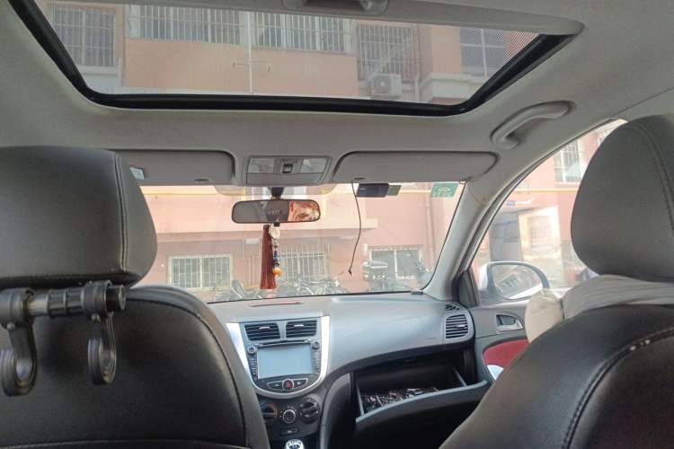Used Hyundai Verna Ray 2014 1.4L Manual GLX Headliner